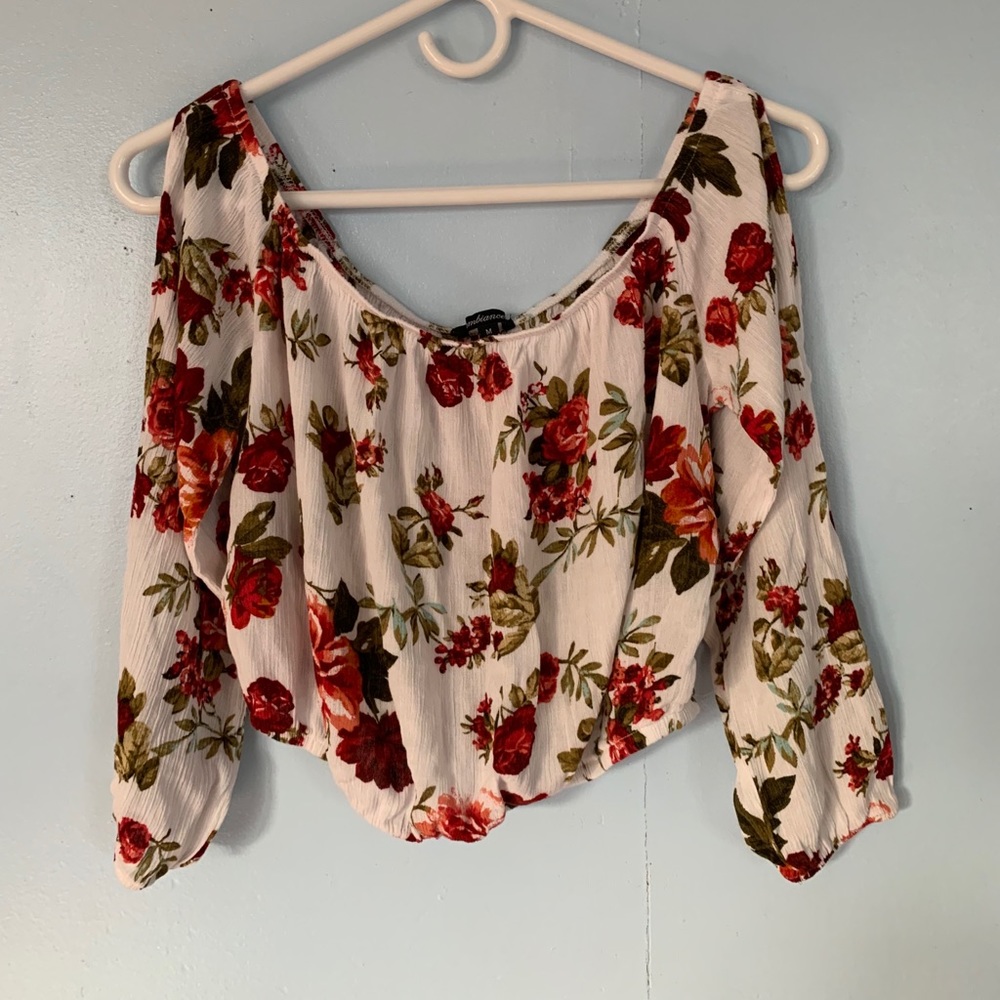 Long-sleeve Floral Off the shoulder Crop